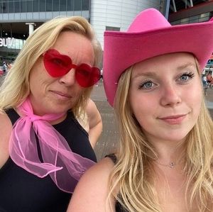 Meet your Posher, Elissa